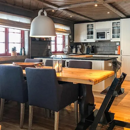Cozy In With House A Mountain View Aseral